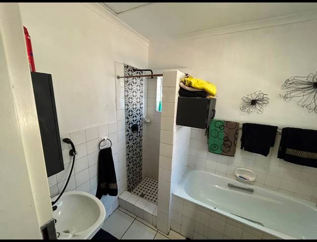 1 BEDROOM APARTMENT FOR SALE IN MEERHOF